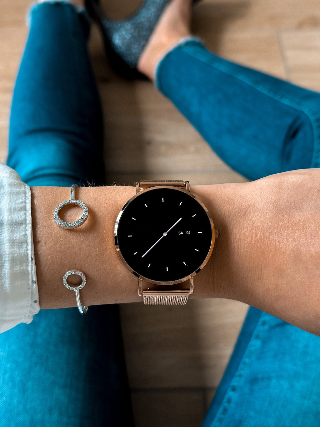 Casey | Modern Smartwatch with Round Display