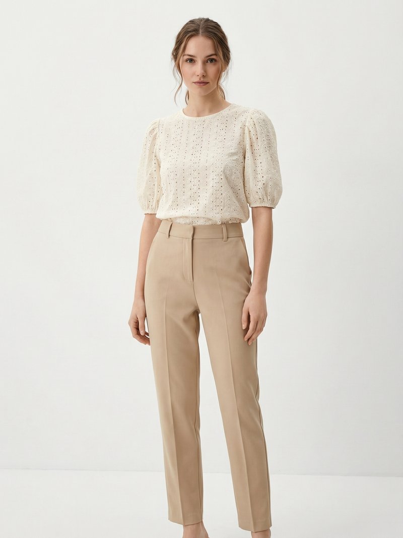 Broderie Anglaise Puff-Sleeve Blouse